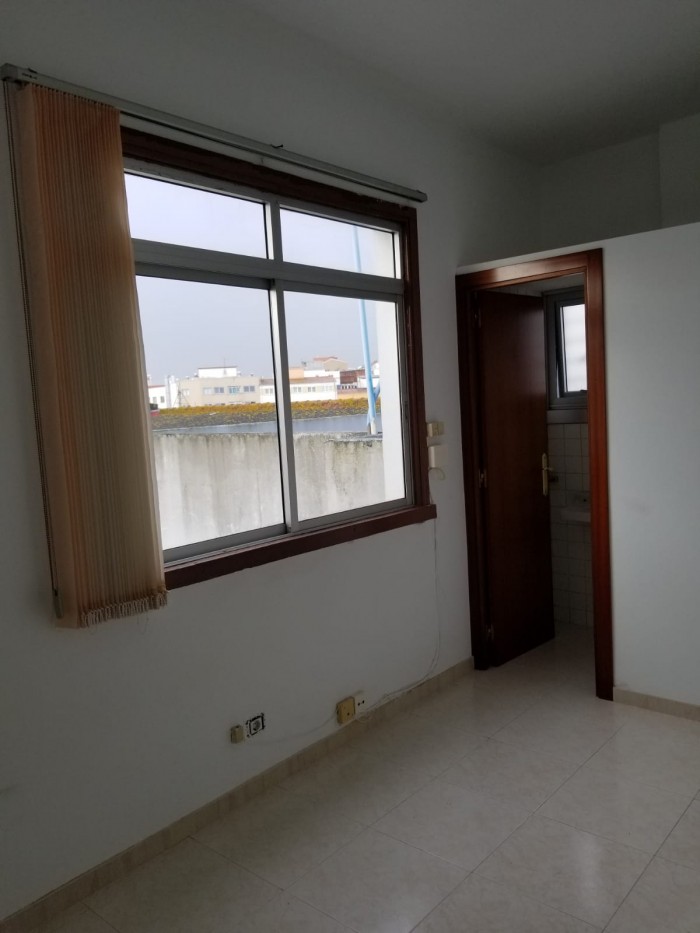 Oficina-Trastero en Avenida del Ejrcito 21, Atico en A Corua,  La Corua.